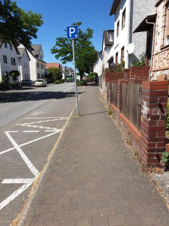 Bürgersteig in der Giessener Straße